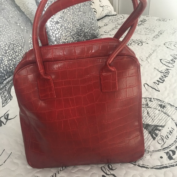 Red Purse - Picture 7 of 8